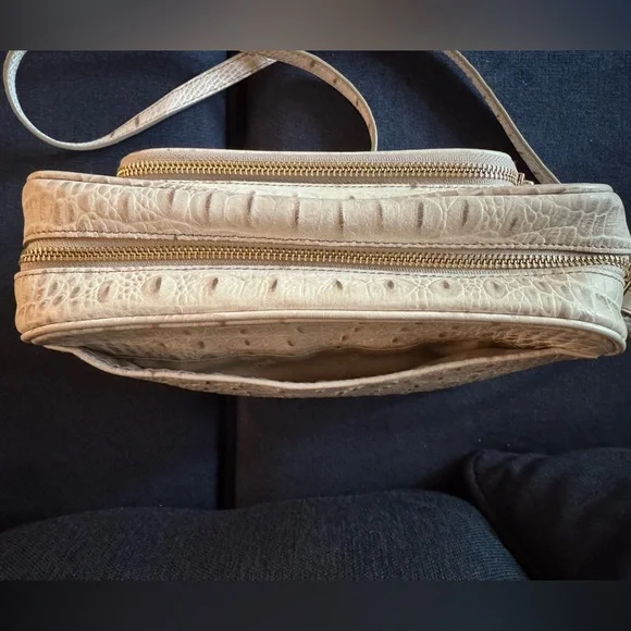 Brahmin Shea crossbody purse in Stone - Picture 2 of 9
